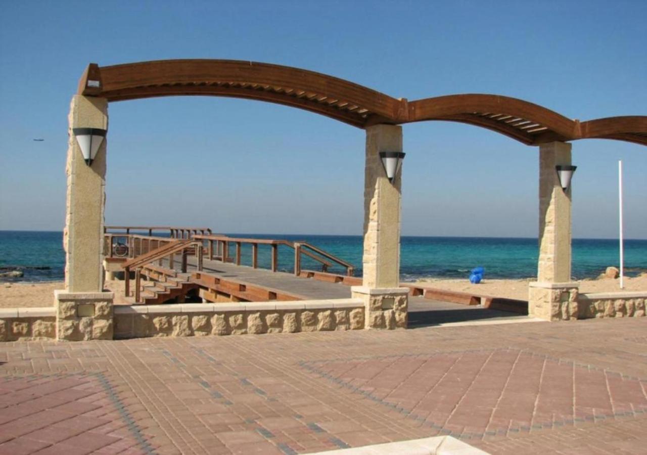 Balfour Sea View City Center Nahariya Bagian luar foto