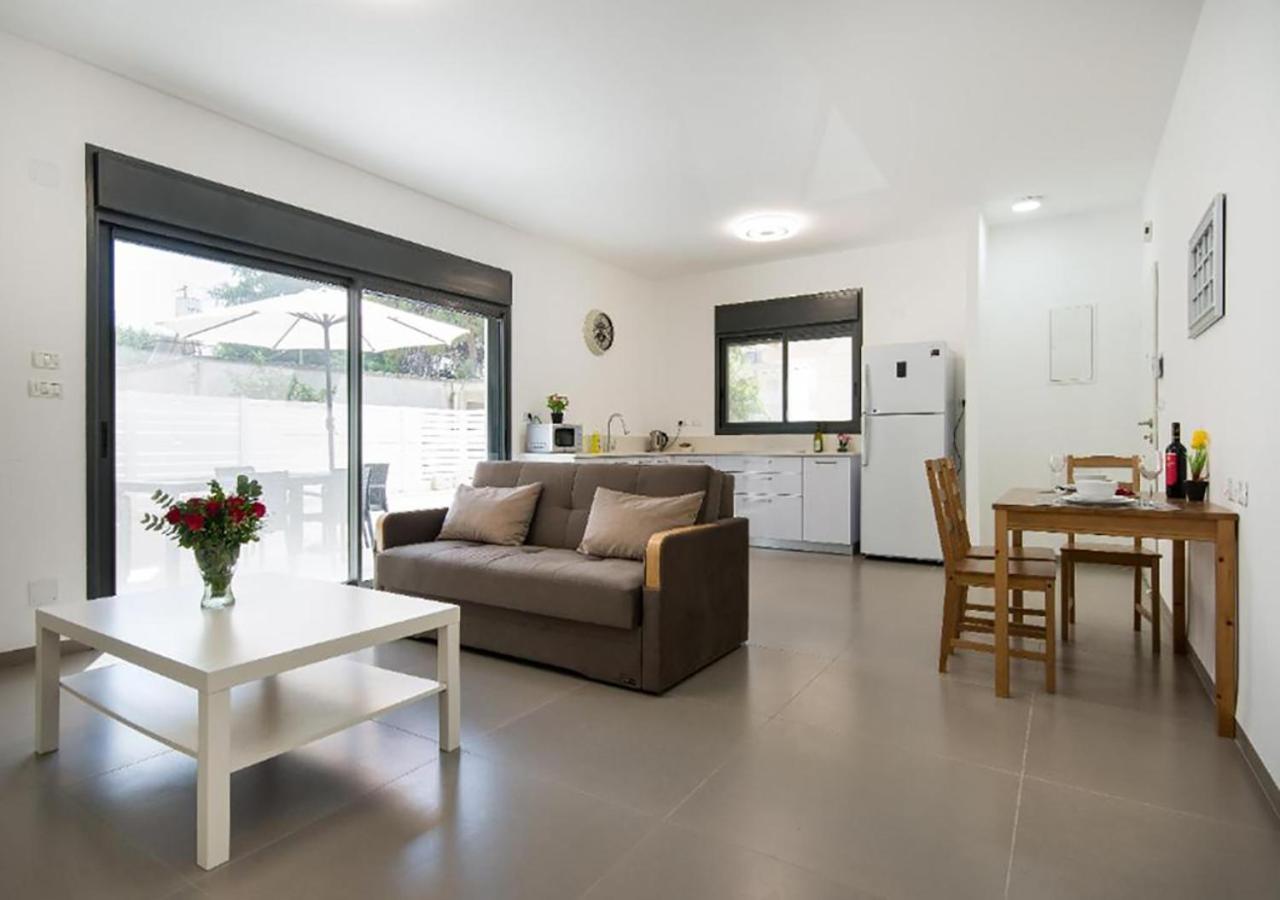 Balfour Sea View City Center Nahariya Bagian luar foto