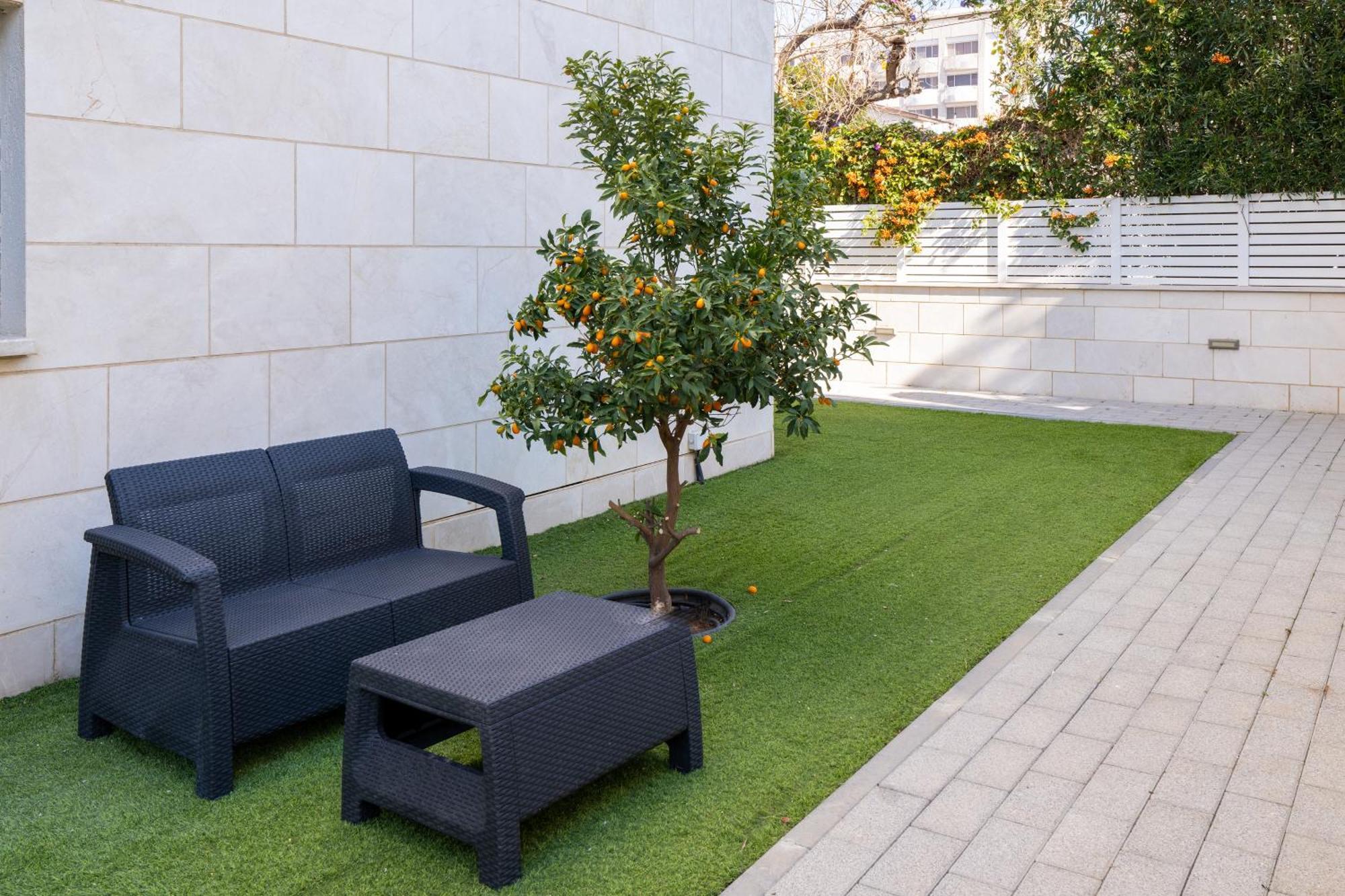 Balfour Sea View City Center Nahariya Bagian luar foto
