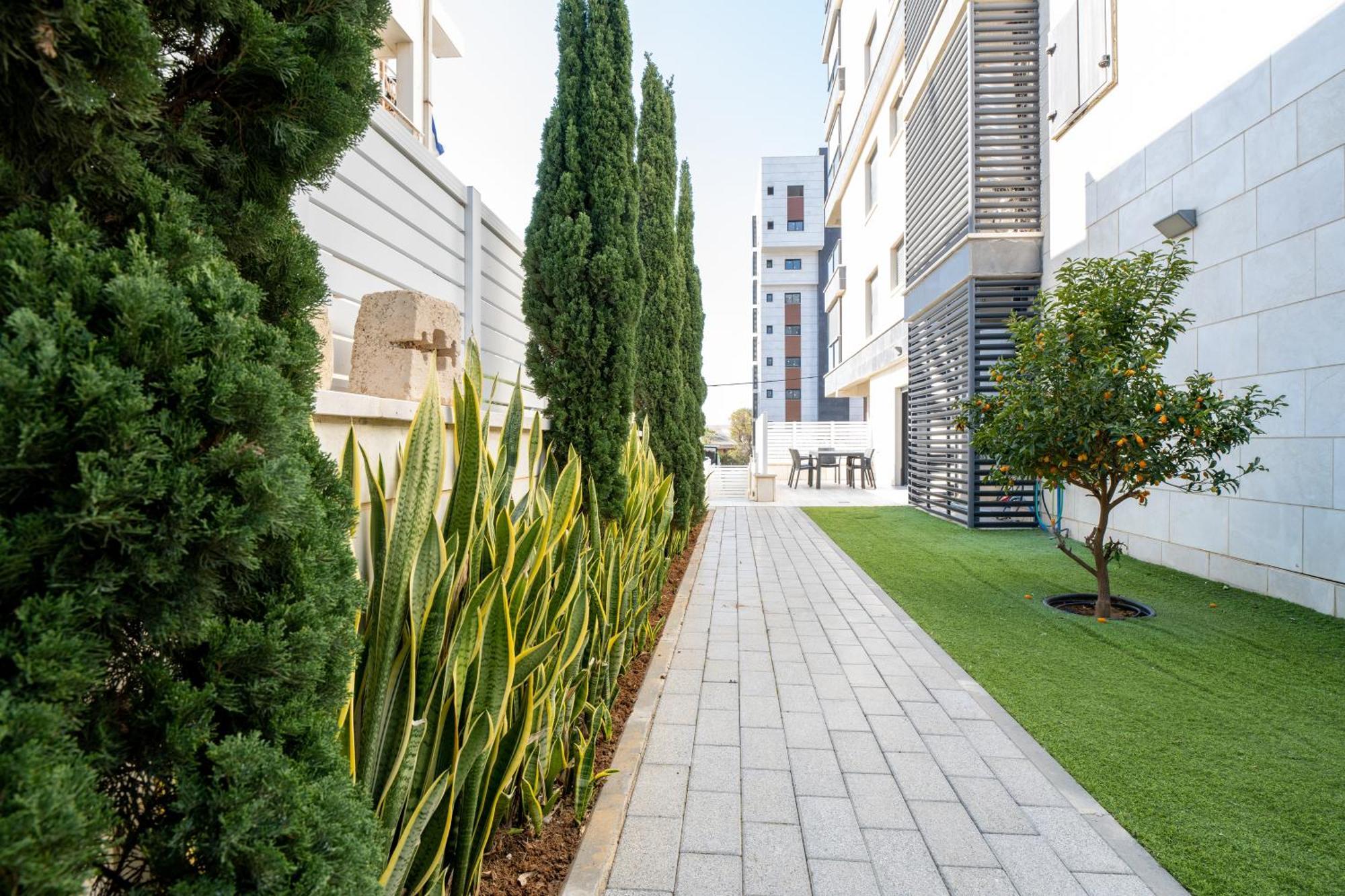 Balfour Sea View City Center Nahariya Bagian luar foto