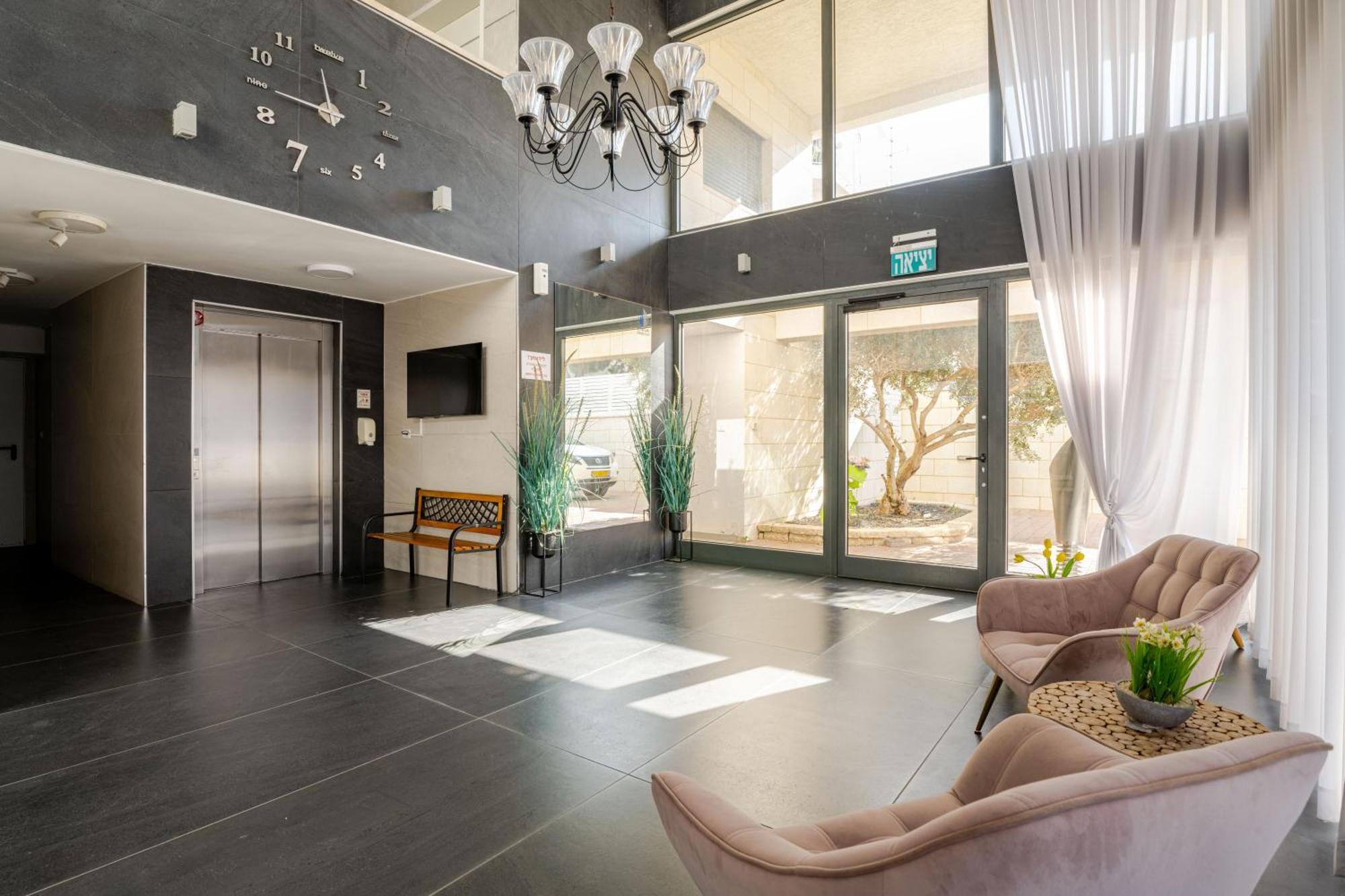 Balfour Sea View City Center Nahariya Bagian luar foto