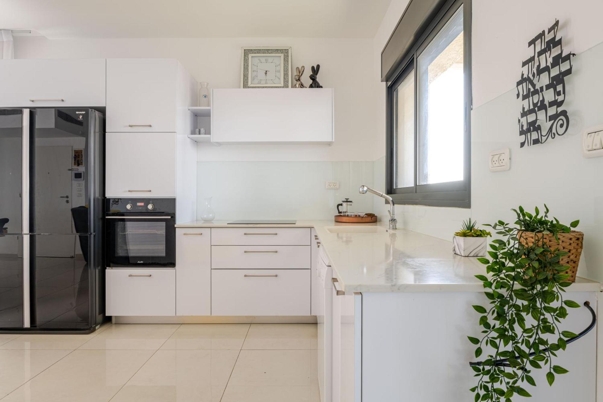 Balfour Sea View City Center Nahariya Bagian luar foto