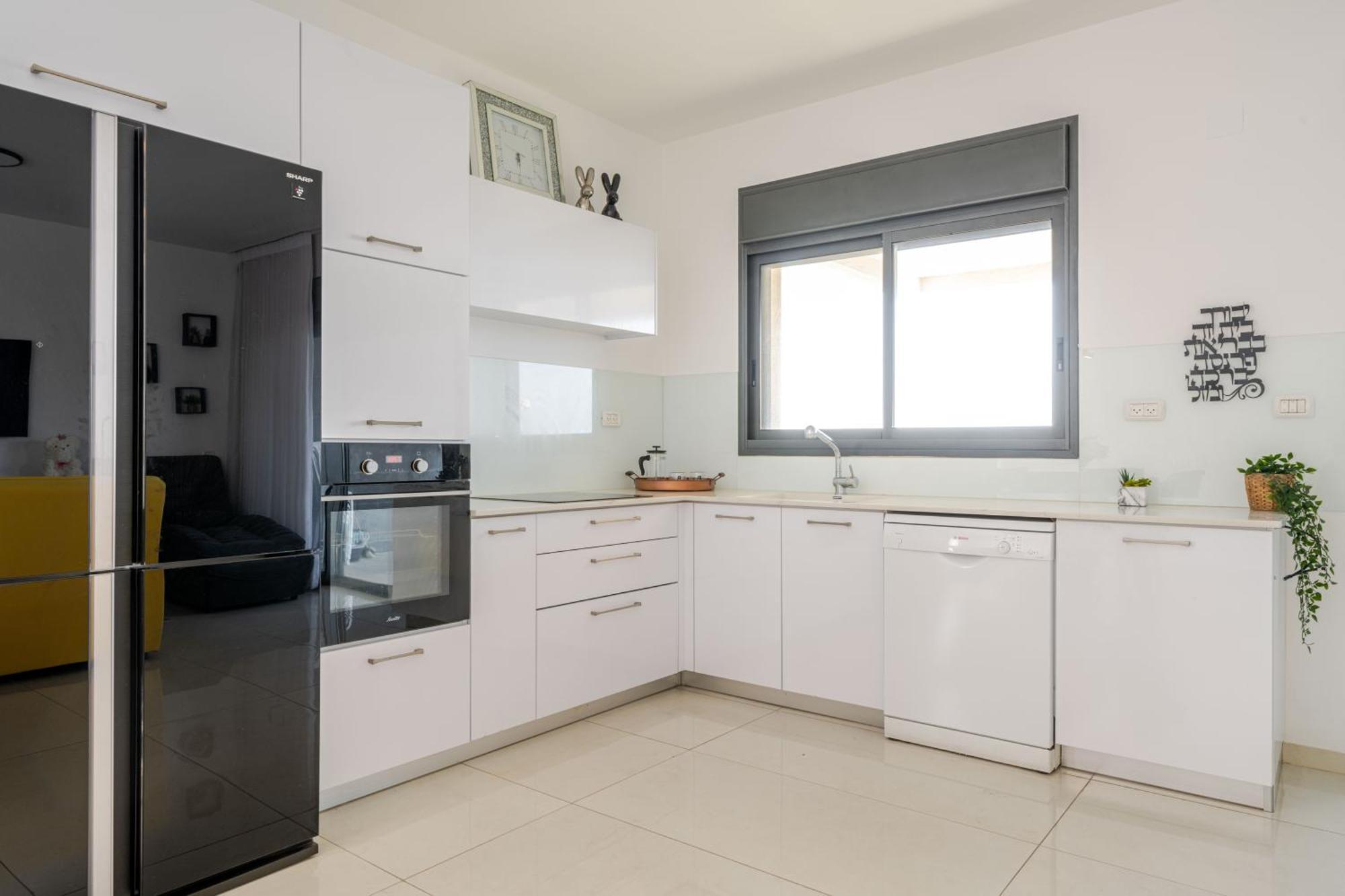Balfour Sea View City Center Nahariya Bagian luar foto