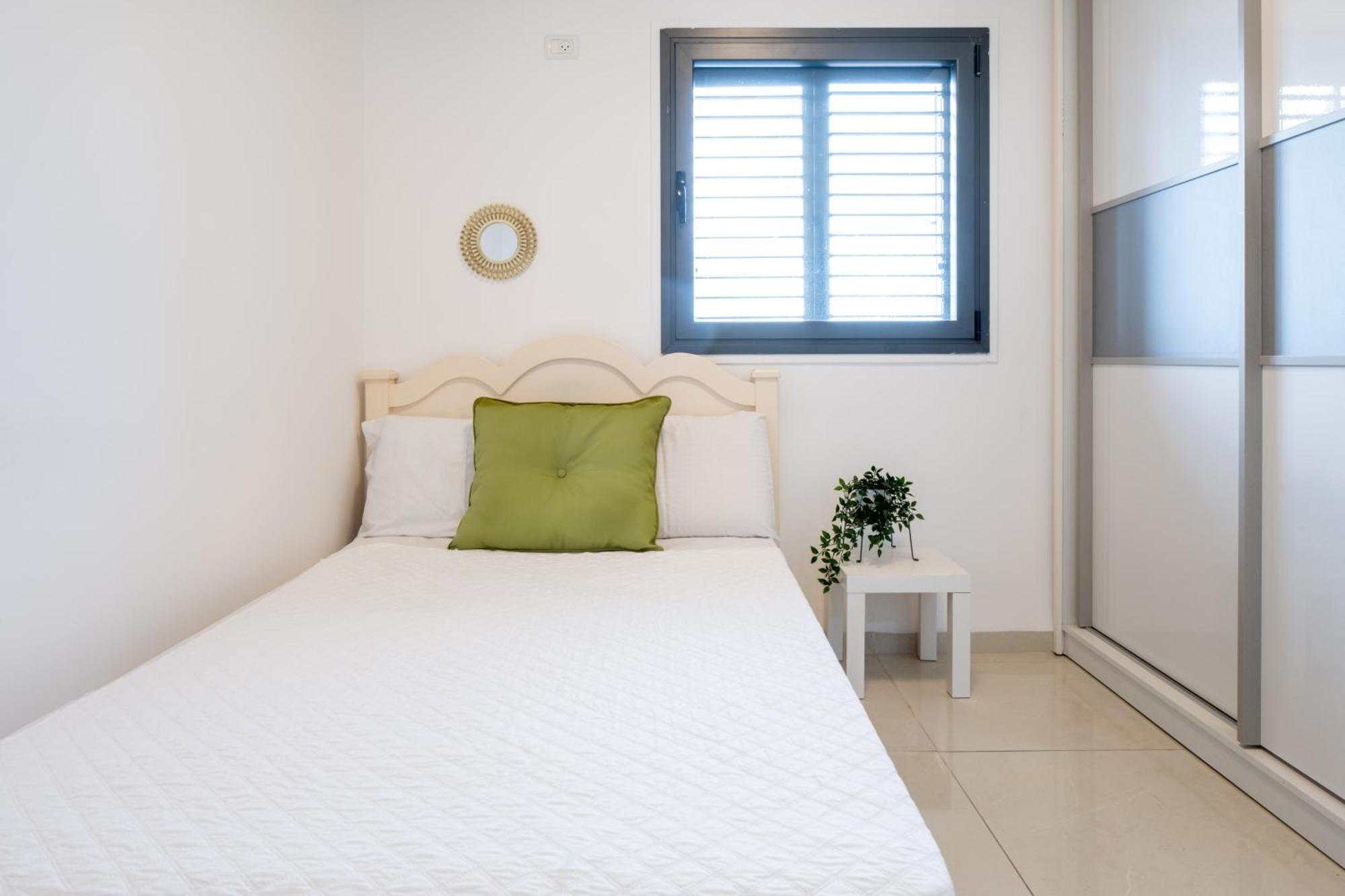 Balfour Sea View City Center Nahariya Bagian luar foto
