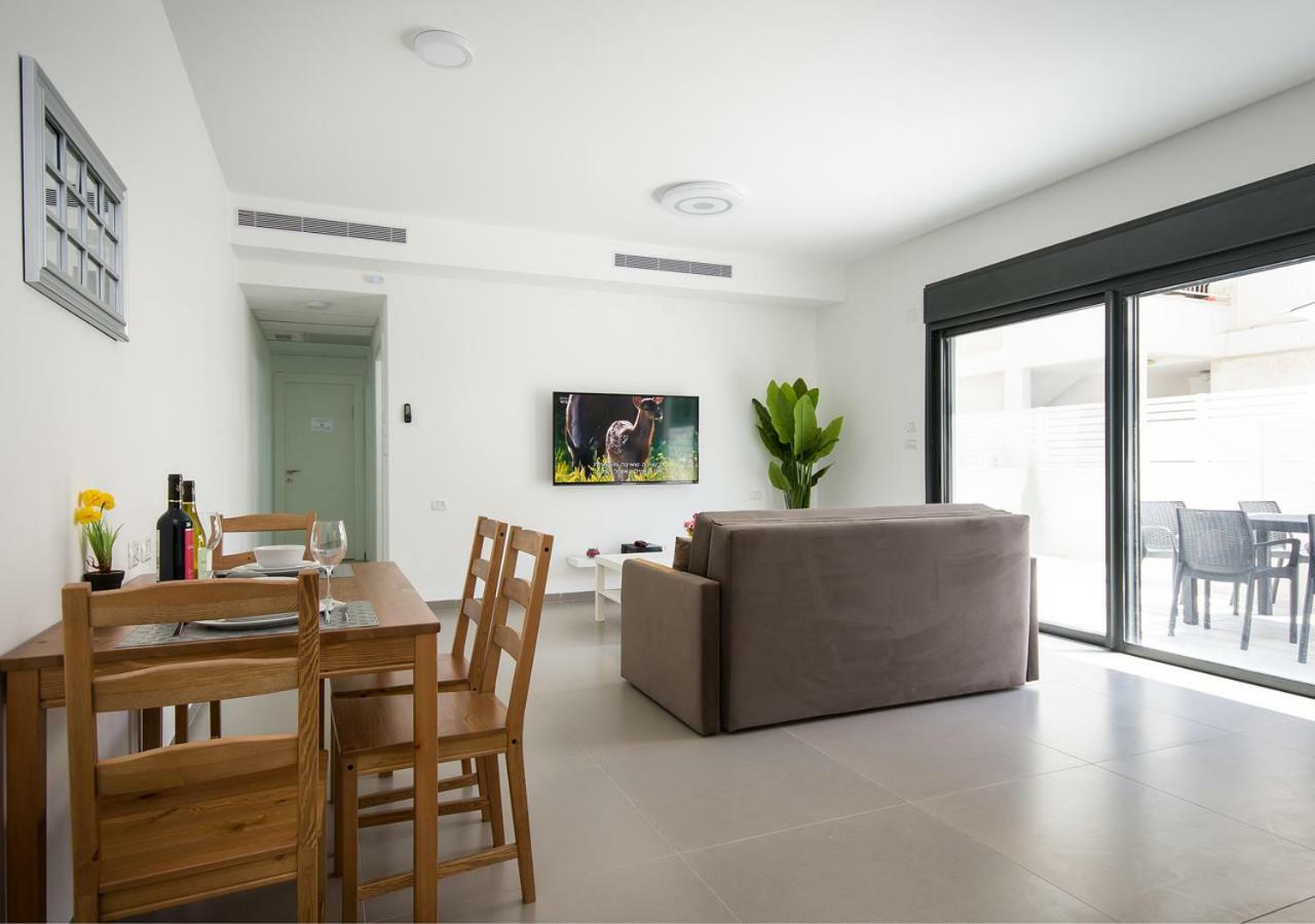 Balfour Sea View City Center Nahariya Bagian luar foto