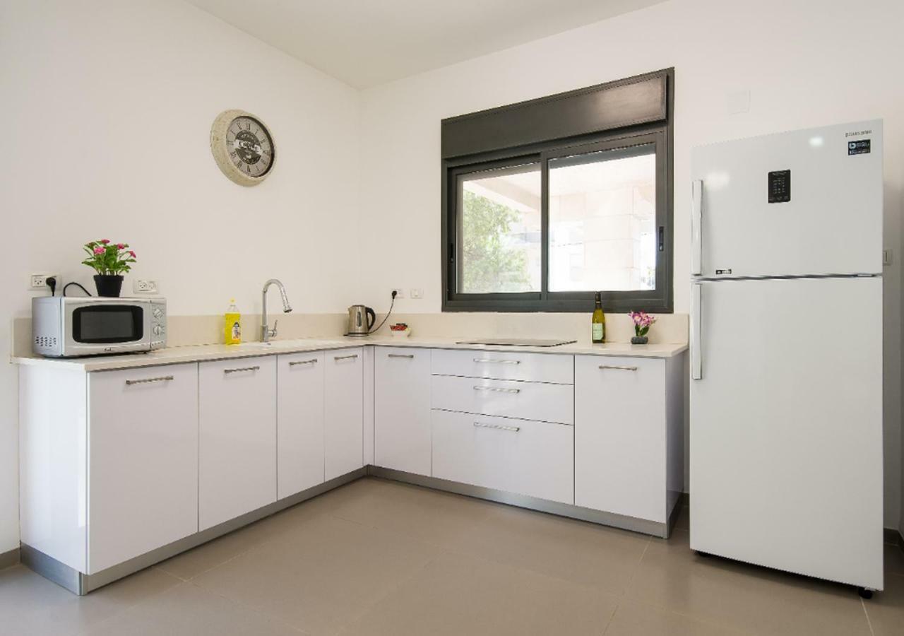Balfour Sea View City Center Nahariya Bagian luar foto