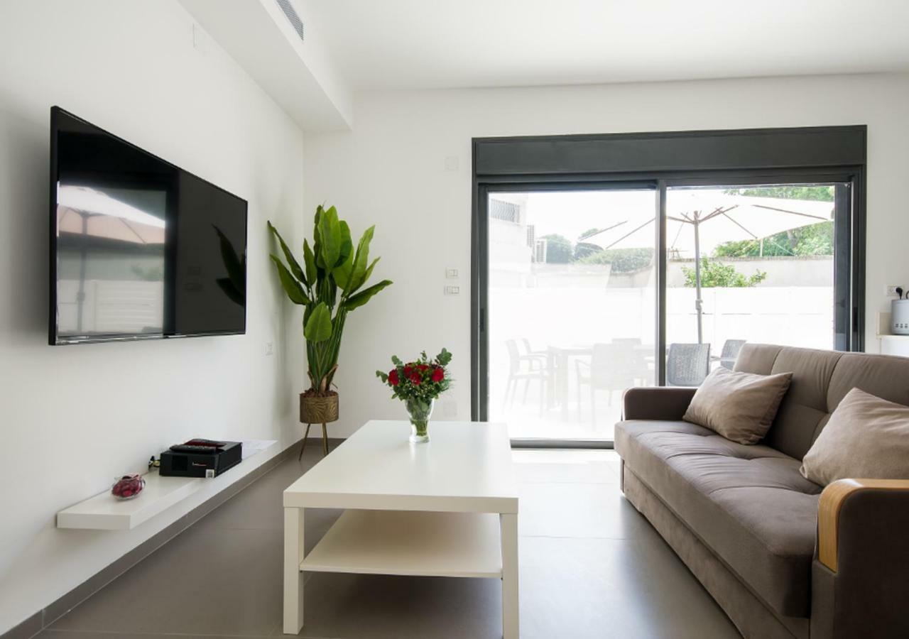 Balfour Sea View City Center Nahariya Bagian luar foto