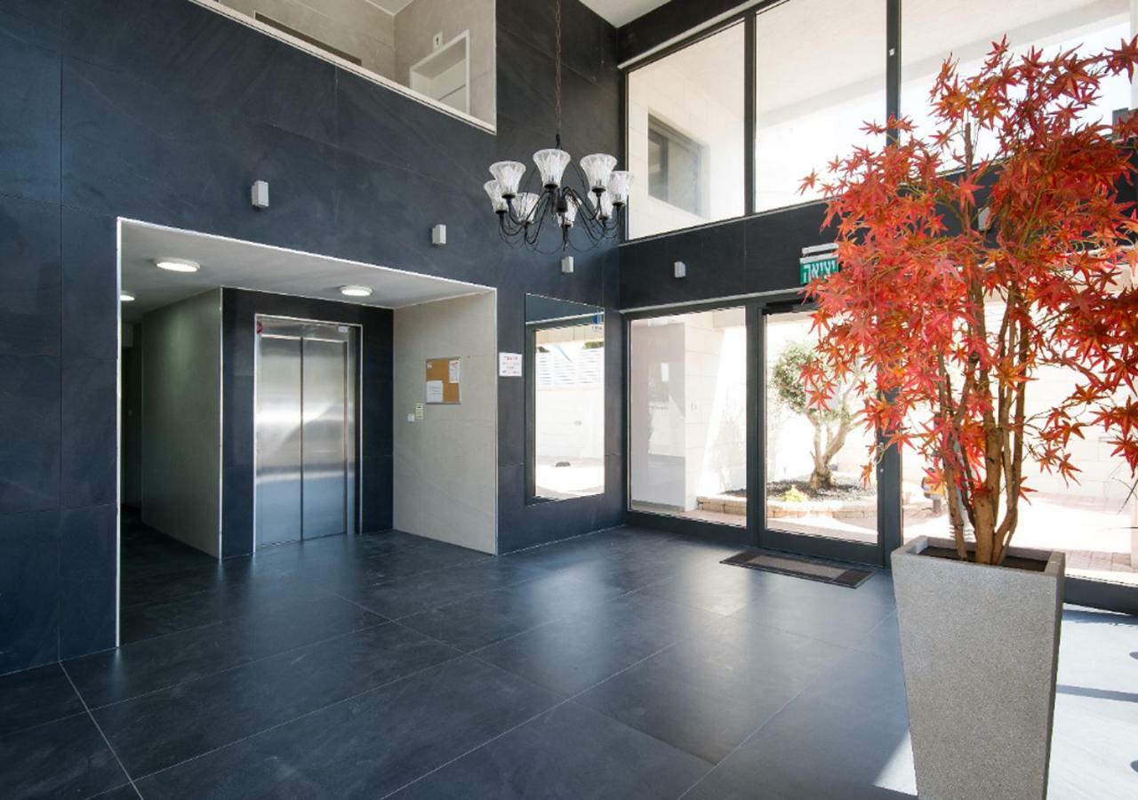 Balfour Sea View City Center Nahariya Bagian luar foto