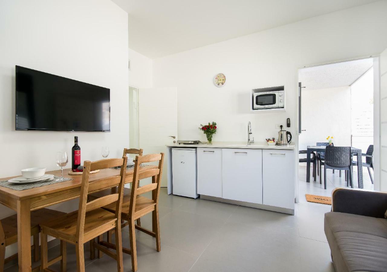 Balfour Sea View City Center Nahariya Bagian luar foto